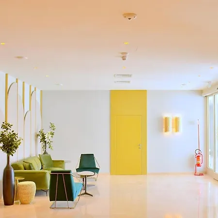 Seaside Escape With Pool View Бібіоне