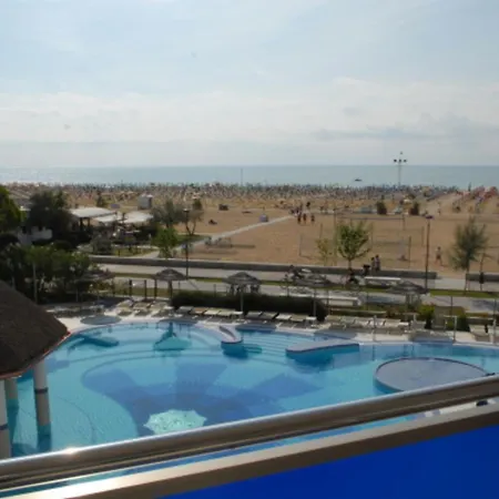 Seaside Escape With Pool View Daire Bibione