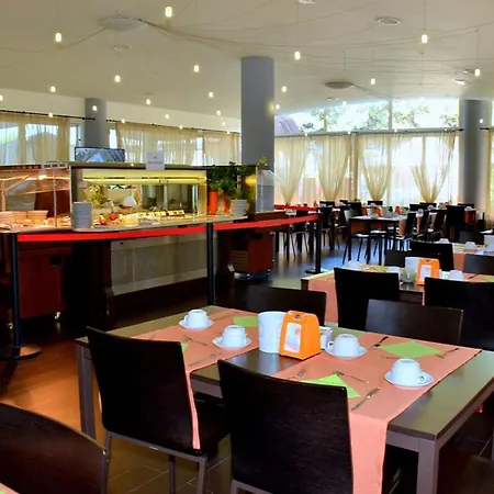 Seaside Escape With Pool View