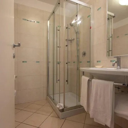 Apartamento Seaside Escape With Pool View *