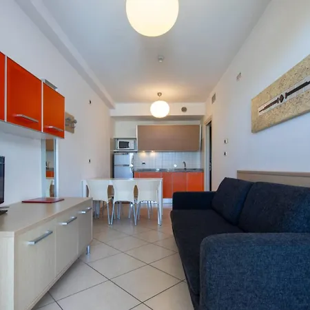 Seaside Escape With Pool View Apartamento *