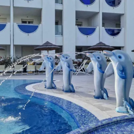 Seaside Escape With Pool View Apartamento Bibione